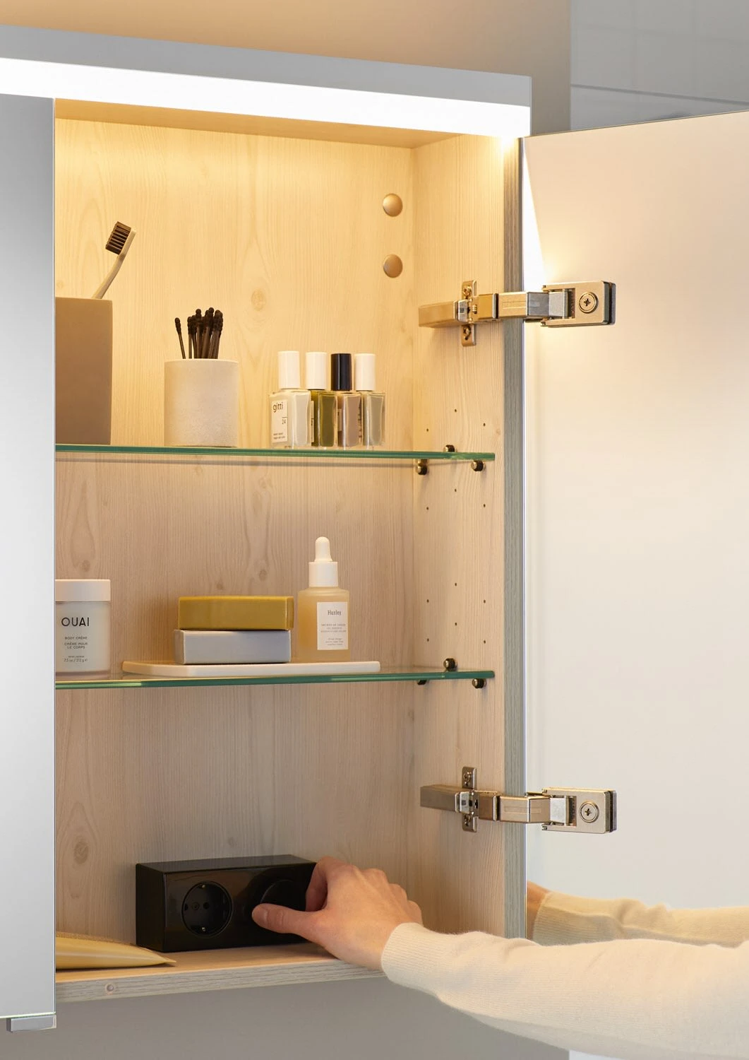 Burgbad Lin20 Spiegelschrank Mit LED-Beleuchtung, 140 Cm, 3 Spiegeltüren, Links, Mit Waschtischbeleuchtung 9 Burgbad Lin20 Spiegelschrank Mit LED-Beleuchtung, 140 Cm, 3 Spiegeltüren, Links, Mit Waschtischbeleuchtung - Image 7