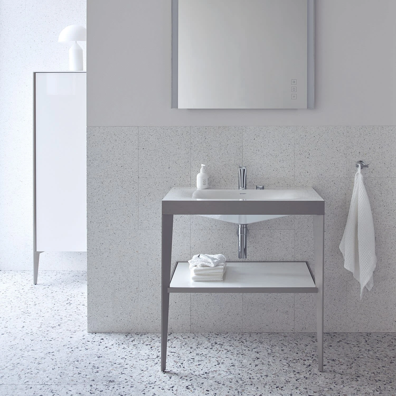 Duravit XViu Möbelwaschtisch 120 X 48 Cm C-bonded Mit 2x 1 Hahnloch, Mit Metallkonsole, Bodenstehend 3 Duravit XViu Möbelwaschtisch 120 X 48 Cm C-bonded Mit 2x 1 Hahnloch, Mit Metallkonsole, Bodenstehend