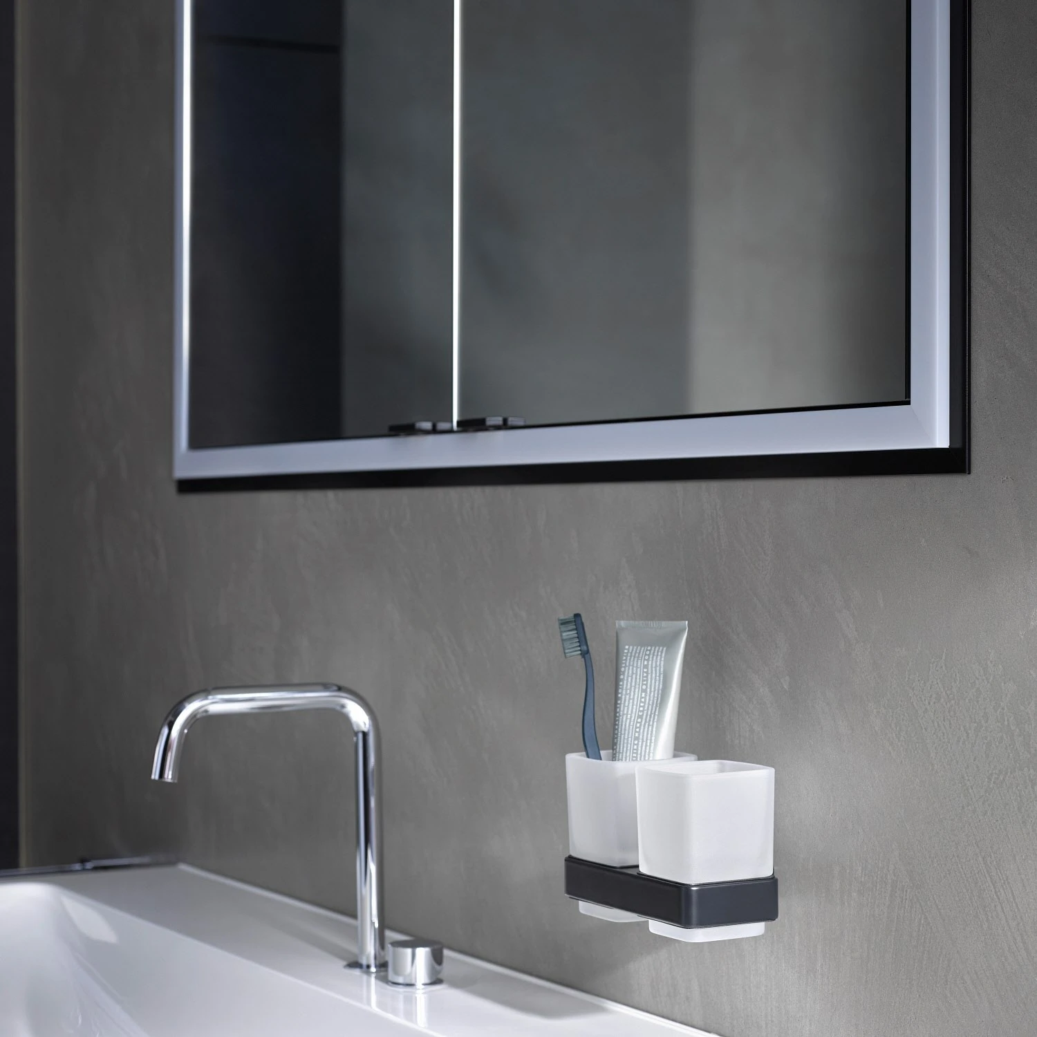 Emco Prime Black LED-Lichtspiegelschrank 60 Cm, 2 Türen, Unterputzmodell 8 Emco Prime Black LED-Lichtspiegelschrank 60 Cm, 2 Türen, Unterputzmodell - Image 6