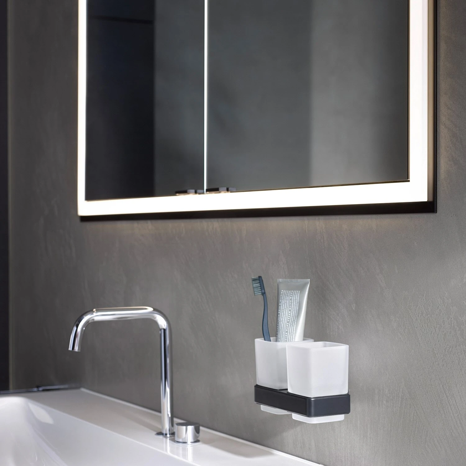 Emco Prime Black LED-Lichtspiegelschrank 60 Cm, 2 Türen, Unterputzmodell 9 Emco Prime Black LED-Lichtspiegelschrank 60 Cm, 2 Türen, Unterputzmodell - Image 7