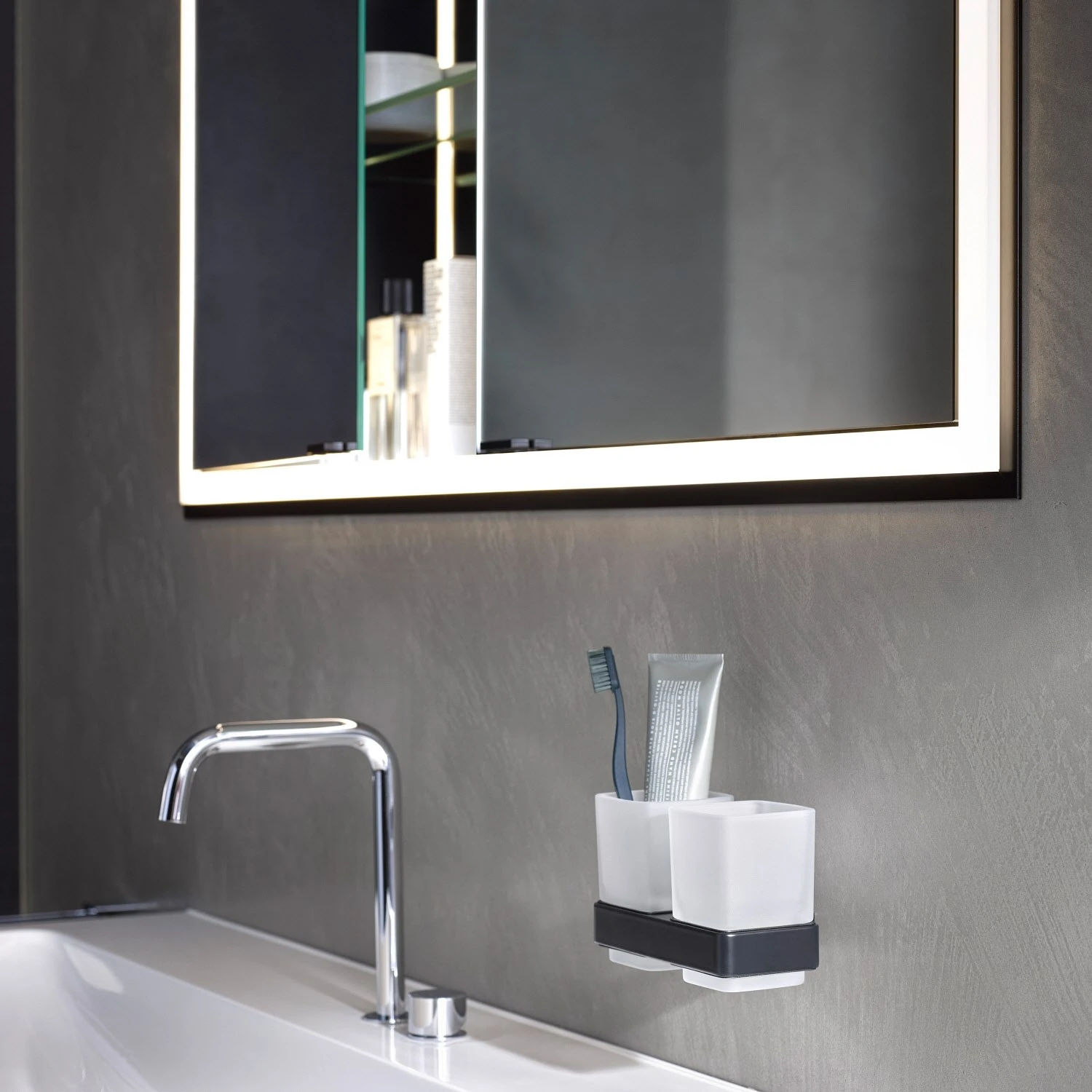 Emco Prime Black LED-Lichtspiegelschrank 60 Cm, 2 Türen, Unterputzmodell 10 Emco Prime Black LED-Lichtspiegelschrank 60 Cm, 2 Türen, Unterputzmodell - Image 8