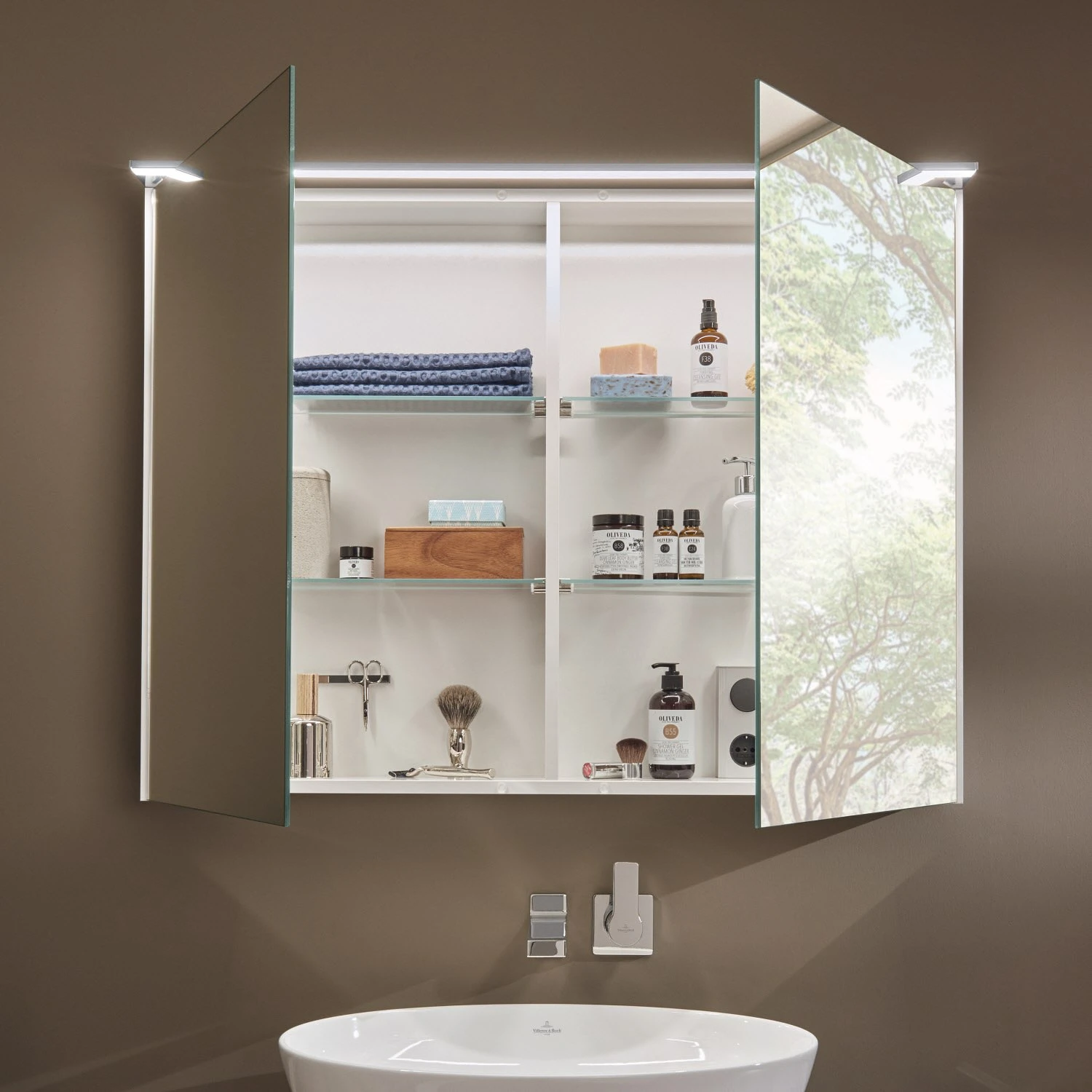 Sanipa Reflection Spiegelschrank MALTE 100 Mit LED-Aufsatzleuchte 5 Sanipa Reflection Spiegelschrank MALTE 100 Mit LED-Aufsatzleuchte - Image 3