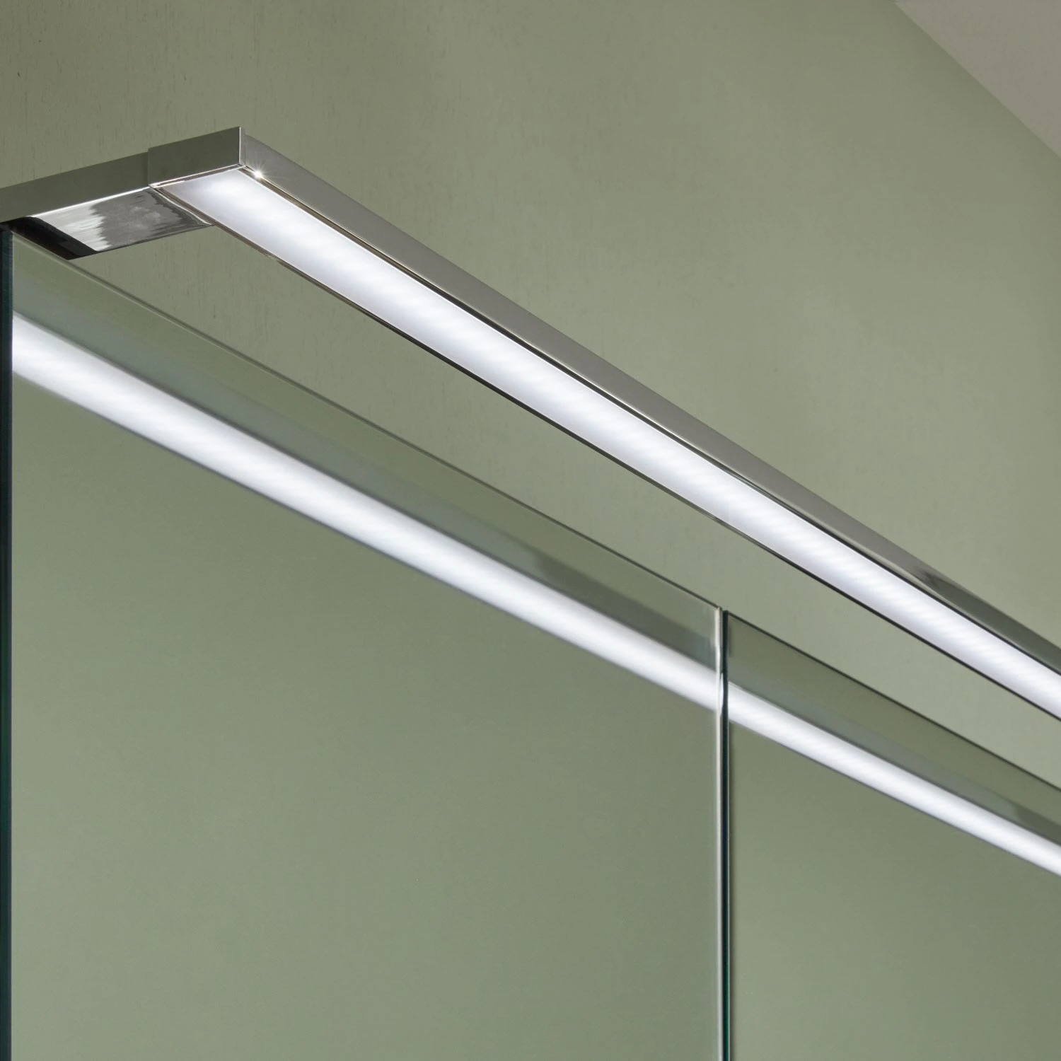 Sanipa Reflection Spiegelschrank MALTE 100 Mit LED-Aufsatzleuchte 9 Sanipa Reflection Spiegelschrank MALTE 100 Mit LED-Aufsatzleuchte - Image 7