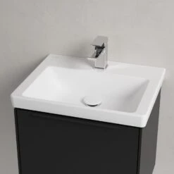 Villeroy & Boch Subway 3.0 Badmöbel-Set 50 Cm, Griff Volcano Black, 1 Auszug