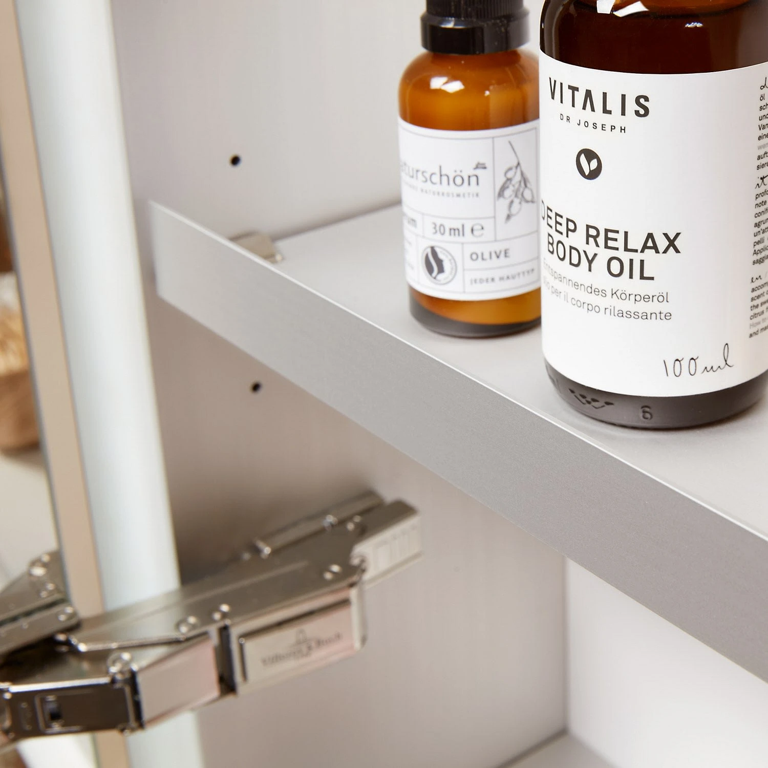 Villeroy & Boch My View Now Vorbau-Spiegelschrank 140 Cm, 3 Türen, Sensorschalter 11 Villeroy & Boch My View Now Vorbau-Spiegelschrank 140 Cm, 3 Türen, Sensorschalter - Image 9